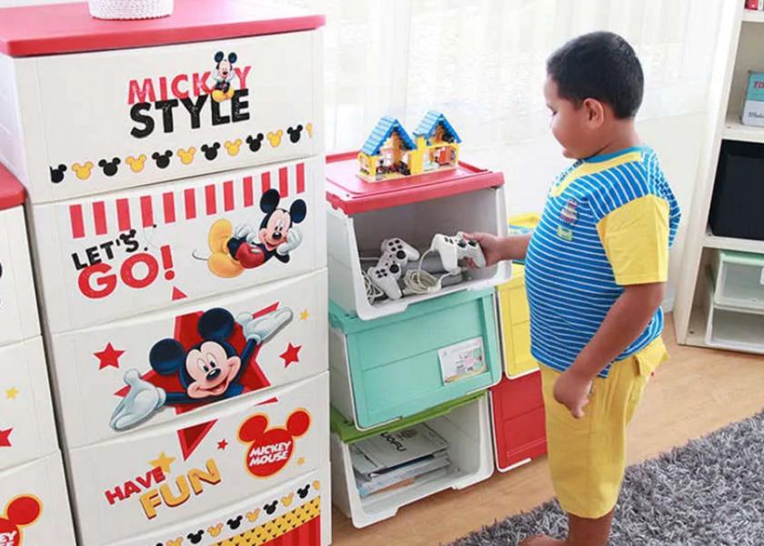 Lemari Besar untuk Penyimpanan di Kamar Anak