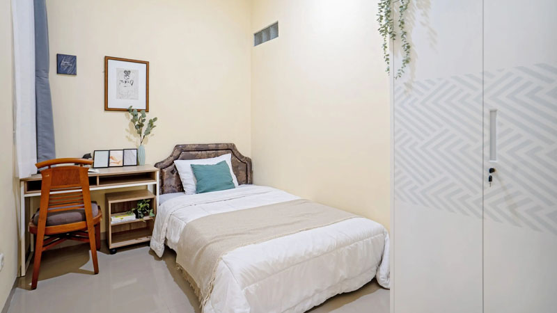 Desain Kamar Kost Pastel yang Cozy