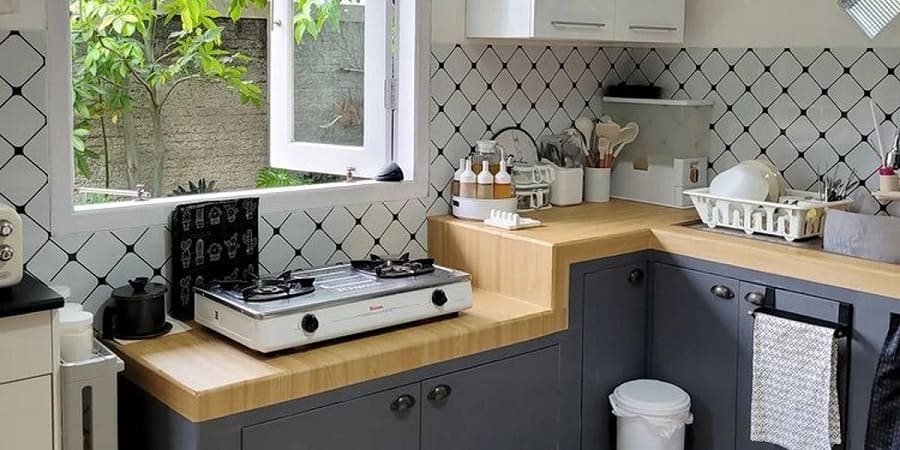 Foto dan Inspirasi Dapur Minimalis Jendela Besar