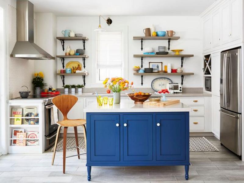 Meja Dapur dengan Aksesoris Warna Cerah