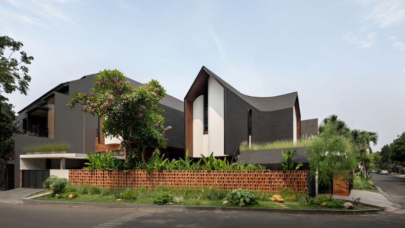 Desain Rumah Minimalis Hook Hitam Putih dari Sisi Lain