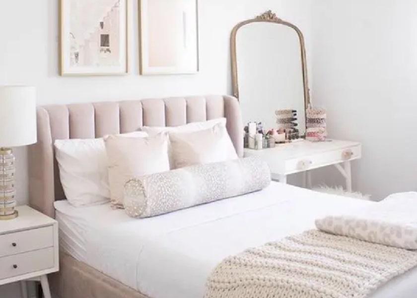 Dekorasi Kamar Estetik Kamar Netral yang Rapi