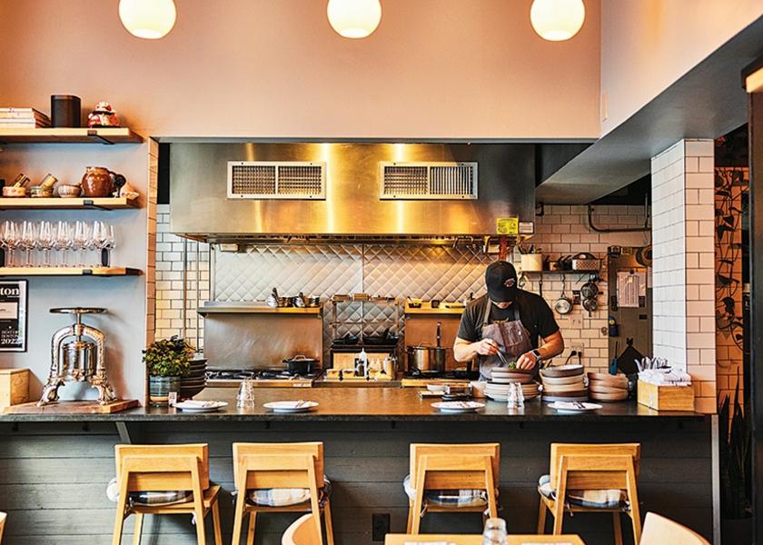 Beri Pengalaman Berbeda di desain restoran minimalis