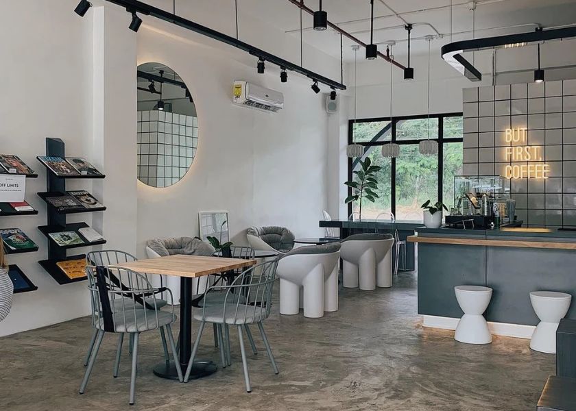 Desain Cafe Ruko dengan Interior Industrial Estetik
