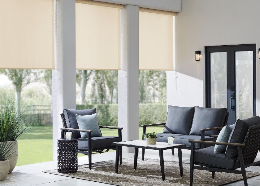 Manfaatkan Tirai Outdoor pada Teras