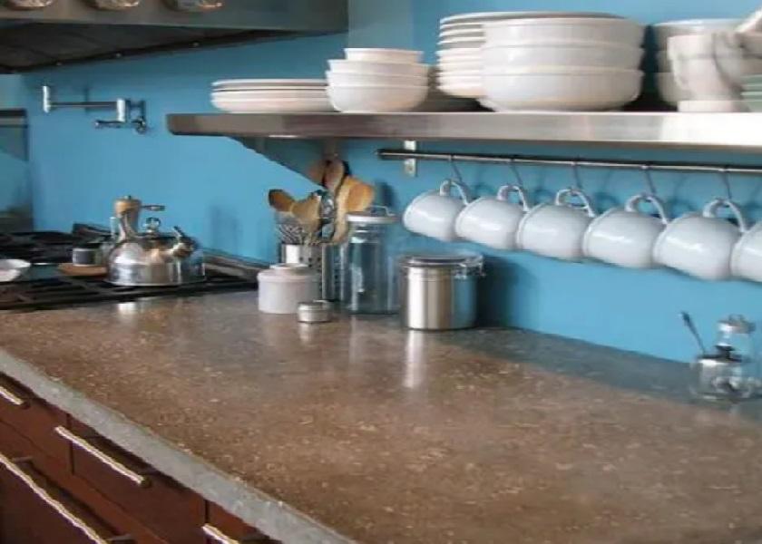 Meja Dapur Cor Bentuk L dengan Warna yang Mencuri Perhatian