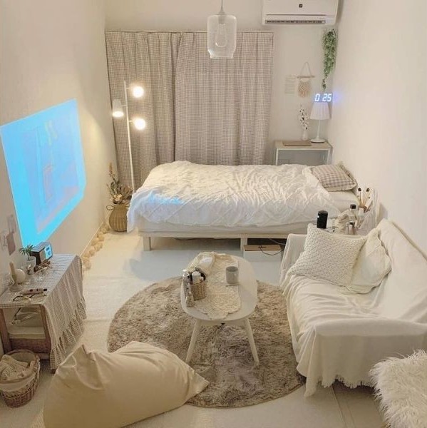 Kamar Aesthetic dengan Pencahayaan Lembut dan Maksimal