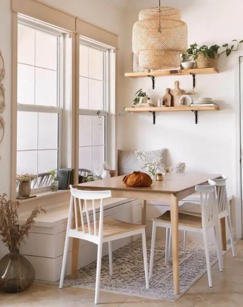 Desain Ruang Makan Sempit dengan Storage di Dinding