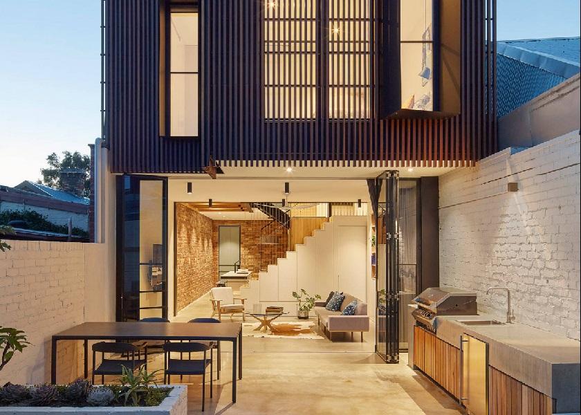 Desain Rumah Minimalis 2 Lantai dengan Balkon Fungsional