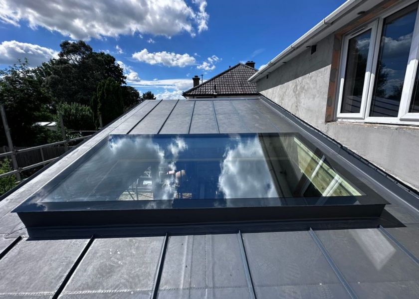 Atap Rumah Minimalis dengan Skylight