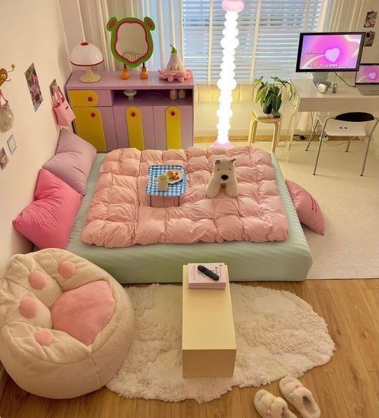 Hiasan Kamar Estetik dengan Bedding Senada