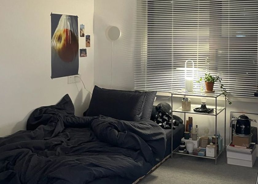 Kamar Estetik Cowok Gaya Futuristik Minimalis