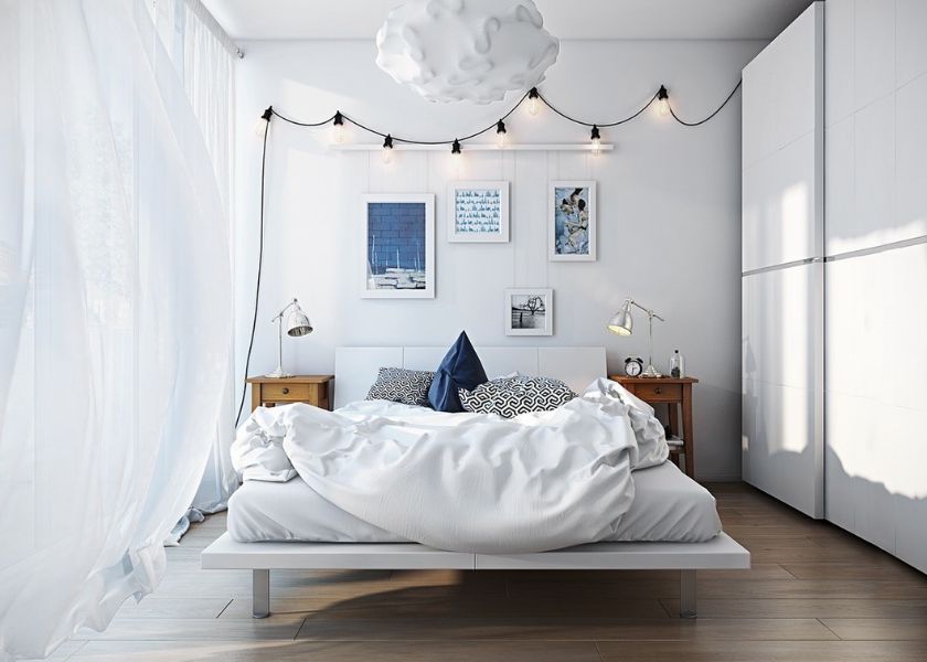 Kamar Tidur Sederhana Warna Putih dan Kayu Terang