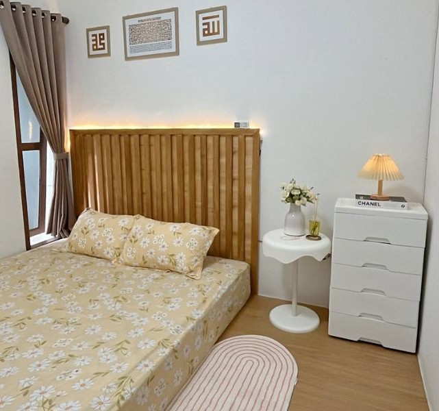Desain Kamar Tidur dengan Cat Dinding Netral dan Murah