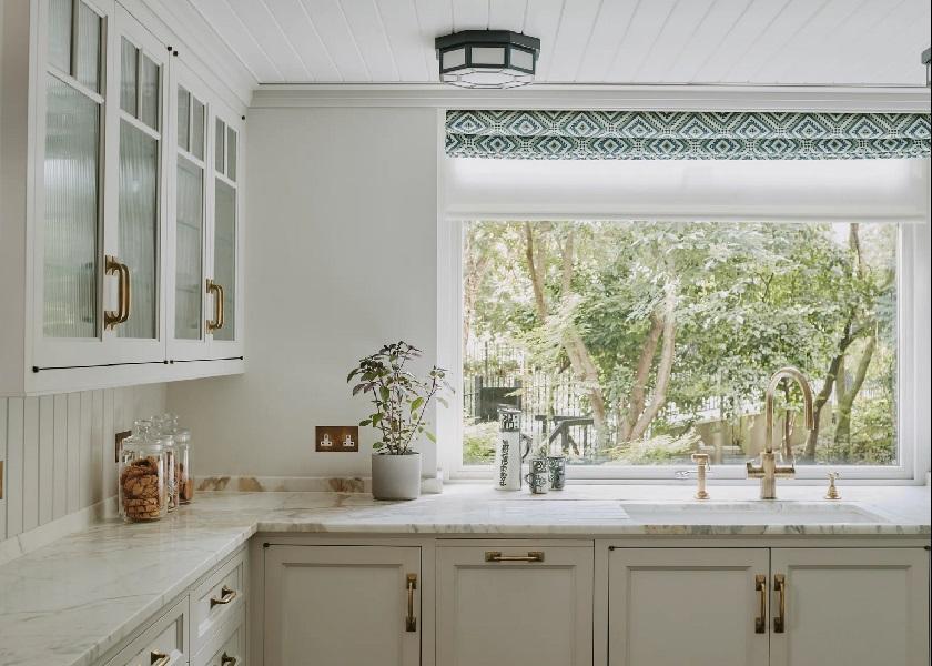 Model Kitchen Set dengan Penyimpanan Multifungsi