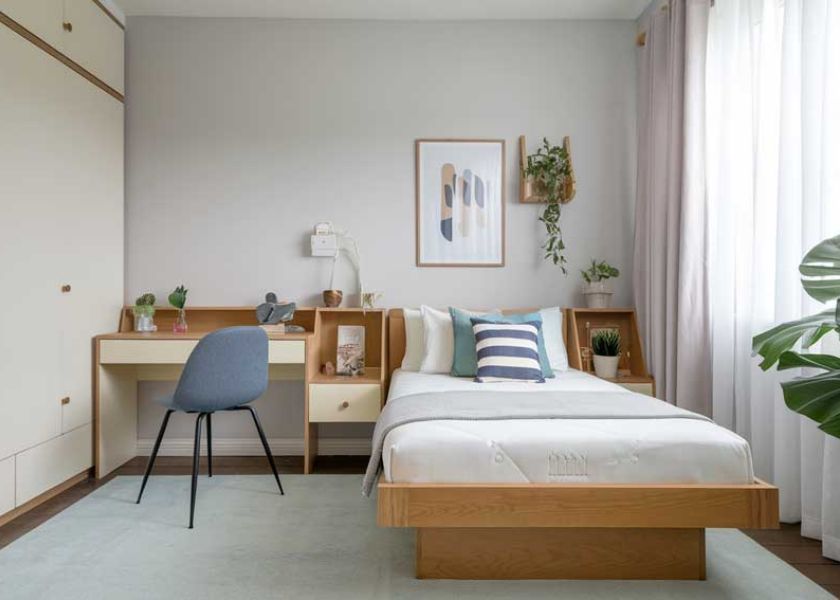Desain Kamar Tidur 2x3 dengan Meja Samping Minimalis