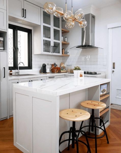 Model Dapur Minimalis Modern dengan Meja Island Mini