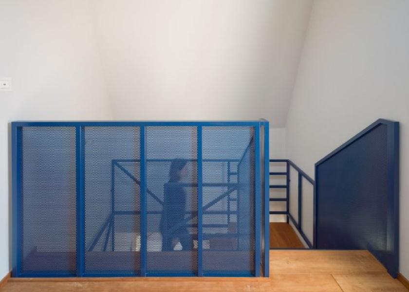 Railing Tangga Besi Hollow Minimalis